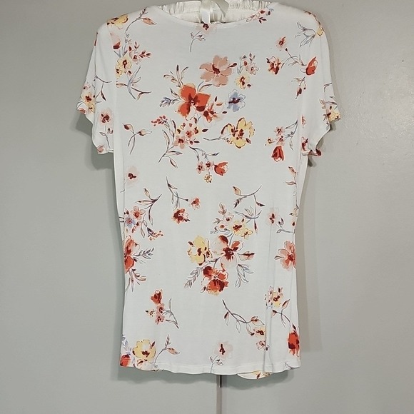 Maurices White Floral‎ Top Twist Bottom V-Neck Blouse Size M EUC - Picture 4 of 7